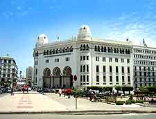 Picture of the Grande Poste building