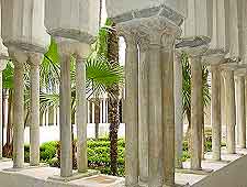 Image of the Cloister of Paradise (Chiostro del Paradiso)