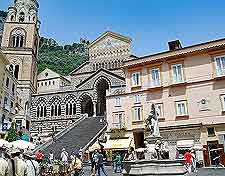 Image of the central plaza and cathedral stairs