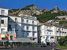 Further picture of the town centre