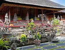 Pura Saraswati photograph