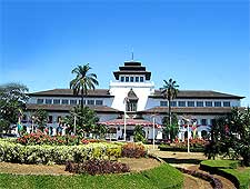 Image showing the Gedung Sate building taken by Gunkarta Gunawan Kartapranata
