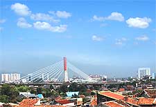 Skyline view of the Pasupati Bridge, taken by Prayudi Setiadharma