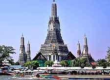 Photo showing Wat Arun (Temple of Dawn)