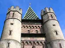 Photo of the Gate of Spalen (Spalentor)