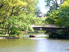 Photo of boating lake at Stanley Park
