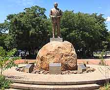 Photo of Khama statue at Gaborone