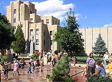 Summer plaza picture, showing the Courthouse