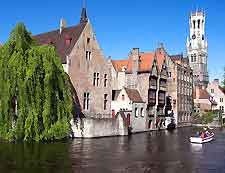 Sightseeing along the canal