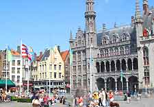 Photo of the central Market Square