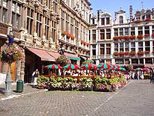 Picture of al fresco dining on the Grote Markt square