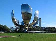 Image of the contemporary Floralis Generica