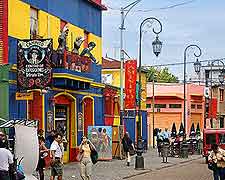 Photo of shoppers in La Bova neighbourhood (barrio)