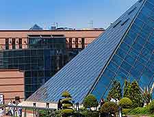 Further image of the Zafer Plaza