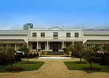 Image of the De Tuynhuys building