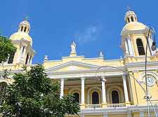 Picture of the city's magnificent cathedral