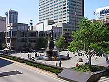 Cincinnati Fountain Square1