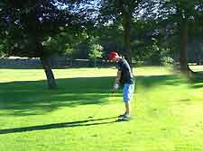 Picture of golf club near to the city