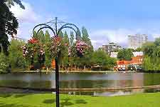 Picture of central waterfront garden