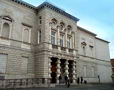 Photo showing Dublin's National Gallery