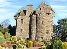 Claypotts Castle photograph