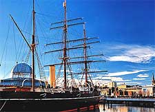 Photo of the RRS Discovery at the quayside