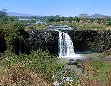 Distant view of the Blue Nile / Tisisat Falls