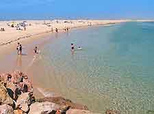 Further summer picture of the Ilha beachfront