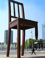 Photo of the famous Broken Chair sculpture