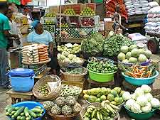 Image of market traders at Kumasi