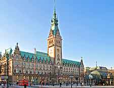 Picture of the beautiful City Hall (Rathaus)
