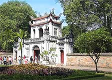 Photo showing the famous Temple of Literature, taken by Greg Willis