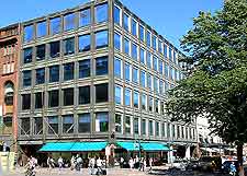 Picture of shoppers in the city centre