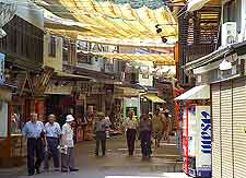 Image of shops and eateries on Miyajima Island