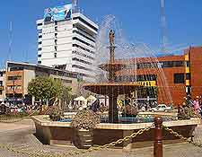 Plaza de Armas photo, showing fountain