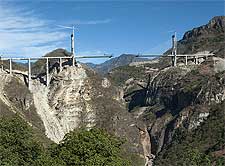 Photo of the Baluarte Bridge during construction