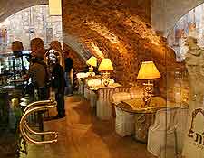 Photo of eatery tables at dinnertime