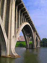 Knoxville Henley St Bridge