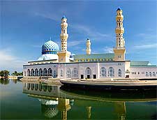 View of the Masjid Bandaraya (City Mosque), taken by Nino Verde