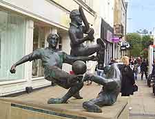 Leicester Gay Scene: Picture of Gallowtree Gate sculpture