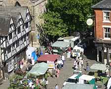 Market photo, close to the cathedral