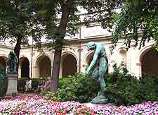 Picture of statue outside the Musee des Beaux Arts