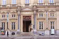 Photo showing the entrance to the Musee des Beaux Arts