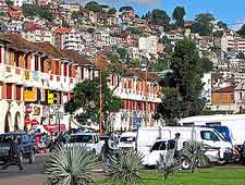 Image of houses and traffic in Antananarivo