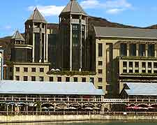 Image of shops in Port Louis