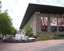 Photo showing the National Gallery of Victoria