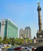 Photo showing the Angel of Independence Monument