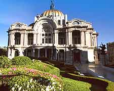 Mexico City image of the Palacio de Bellas Artes
