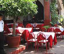 Photo of al fresco seating awaiting diners
