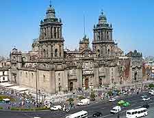 Different picture of the Zocalo Cathedral